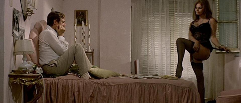 Ieri_oggi_domani - Sophia Loren - calze